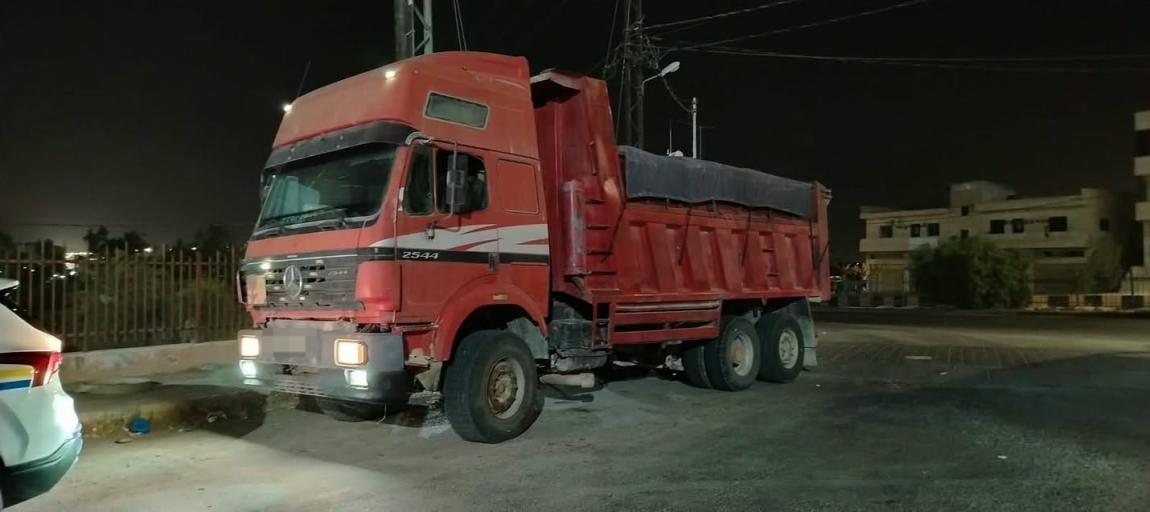 ضبط مركبة تنقل 12 طنًا من السماد العضوي غير المعالج في زيزيا