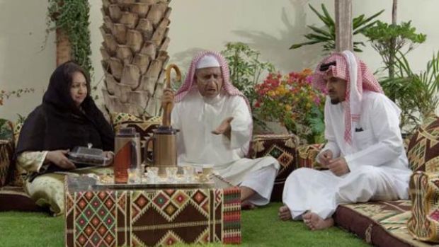 تويتر ينفجر في وجه (سيلفي) والمغردون (القصبي يسب أجمل ما خلق ربي)