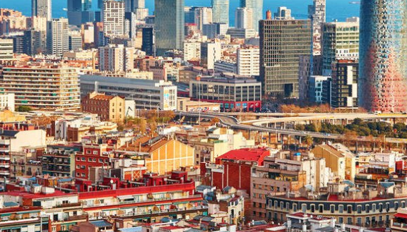 السياحة في برشلونة على متن الدرَّاجة الهوائيَّة او الباص