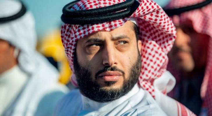 شاهد  ..  تركي آل الشيخ يكشف عن صورة نادرة مع زملائه