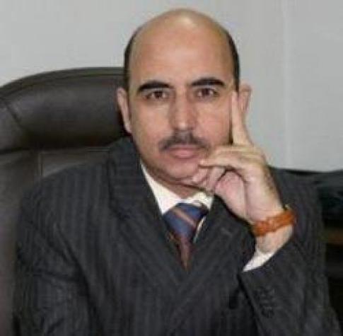 أنْ تواجه مسؤولاً تافهاً وصفيقاً .. !