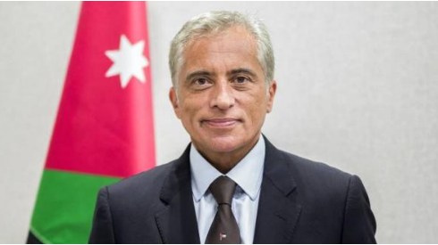 حسان يهنئ بالمولد النبوي الشريف
