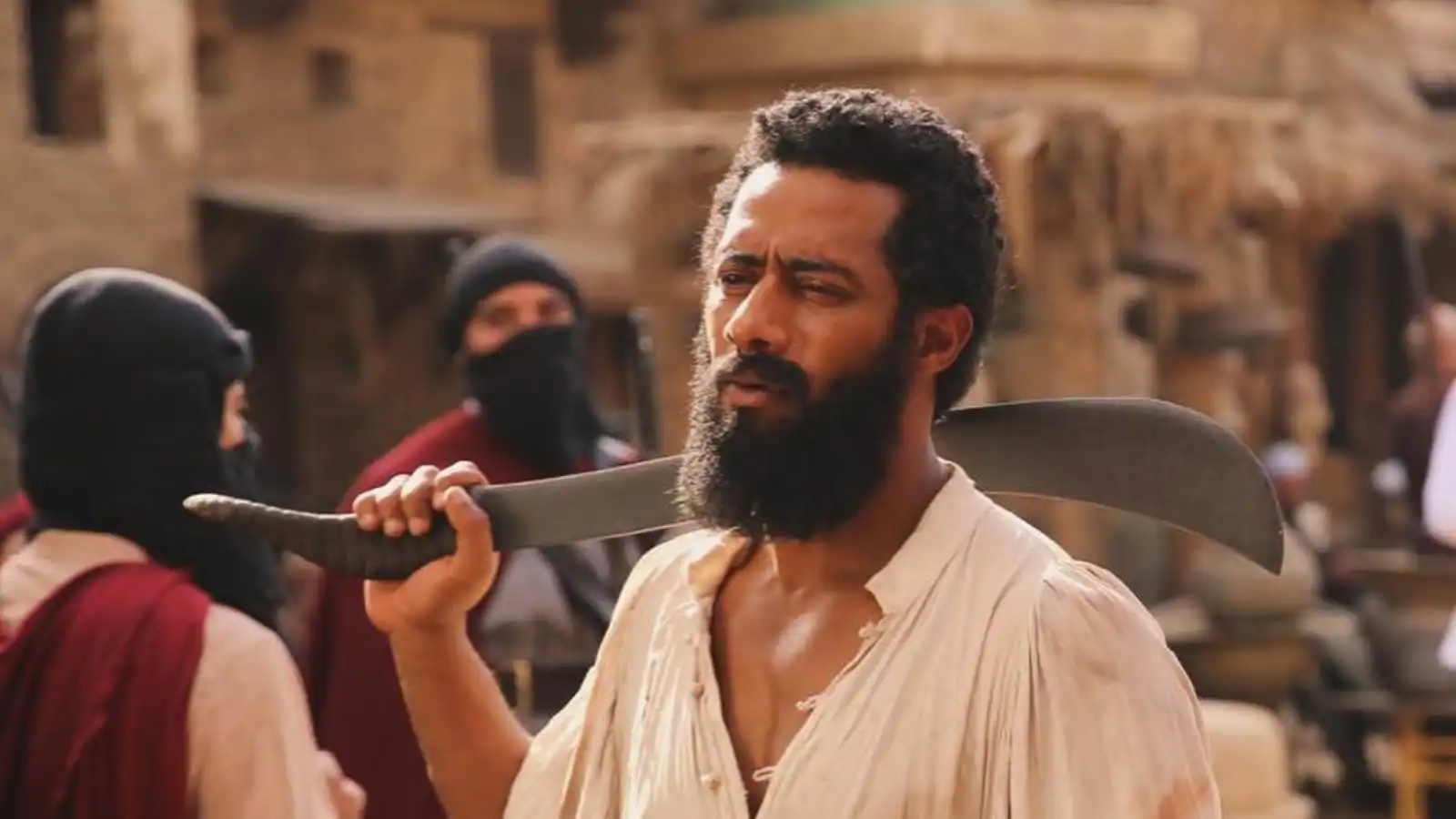 "ثورة العبيد" ..  هل ينجح رهان محمد رمضان على "أسد"؟  