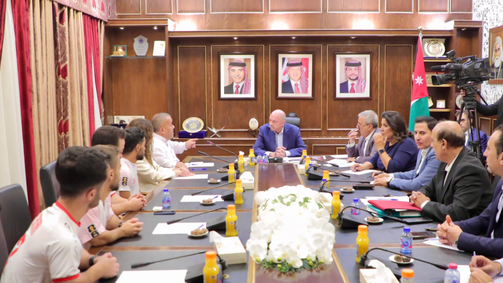الفايز يلتقي منتخب "نشامى2" ويؤكد دعمه لقصار القامة