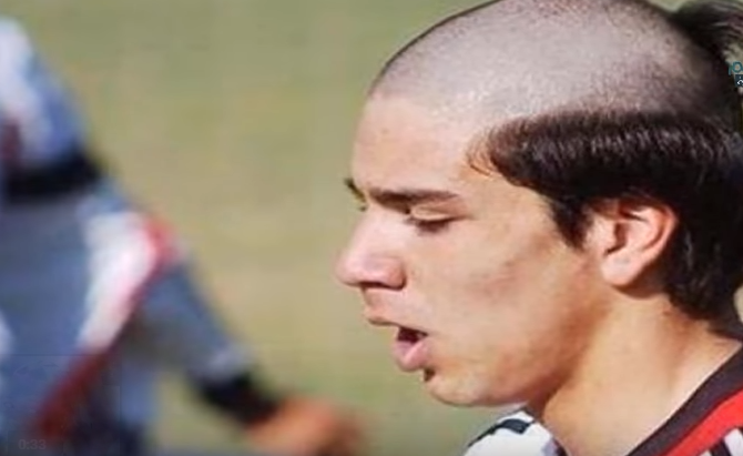 بالفيديو .. أغرب 5 قصات شعر للاعبي كرة القدم