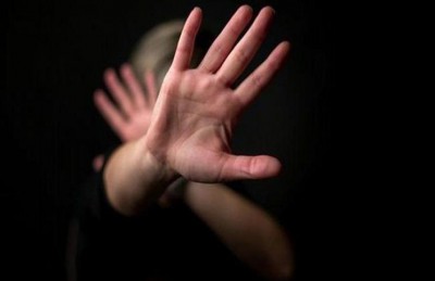 موظف خليجي خطَف مضيفة طيران إيطالية وتحرش بها مستغلاً وظيفته