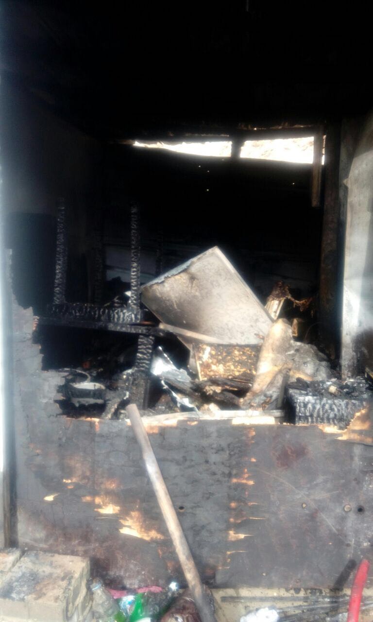 عمان : دورية نجدة تنقذ عائلة مصرية اثر حريق منزلهم في منطقة المهاجرين  "صور"