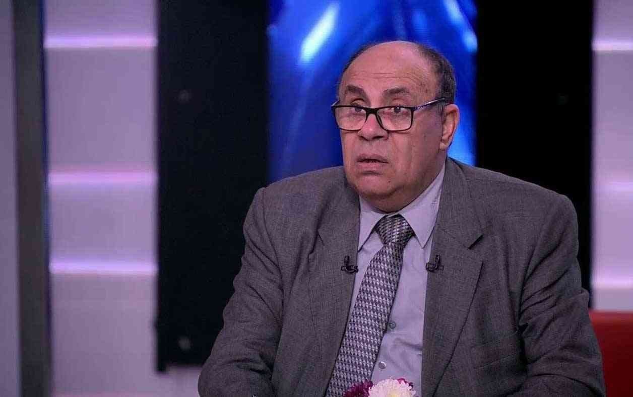 بعد تصريحاته المثيرة للجدل حول مقتل طالبة المنصورة ..  مبروك عطية يعلن اعتزاله