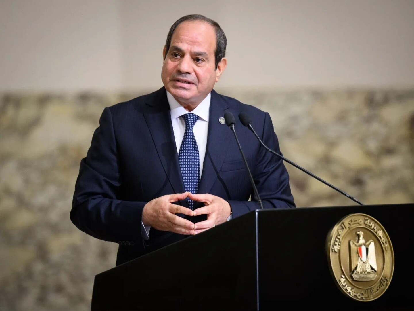 بعد فضيحة مدوية ..  السيسي يصدر توجيهات عاجلة بشأن مدرسة دولية في مصر