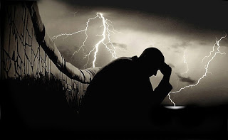 نفسي تضيق بوضعي ..  أريد مساعدتكم