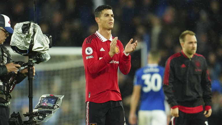 مدرب مانشستر يونايتد يزف خبرا سارا لرونالدو