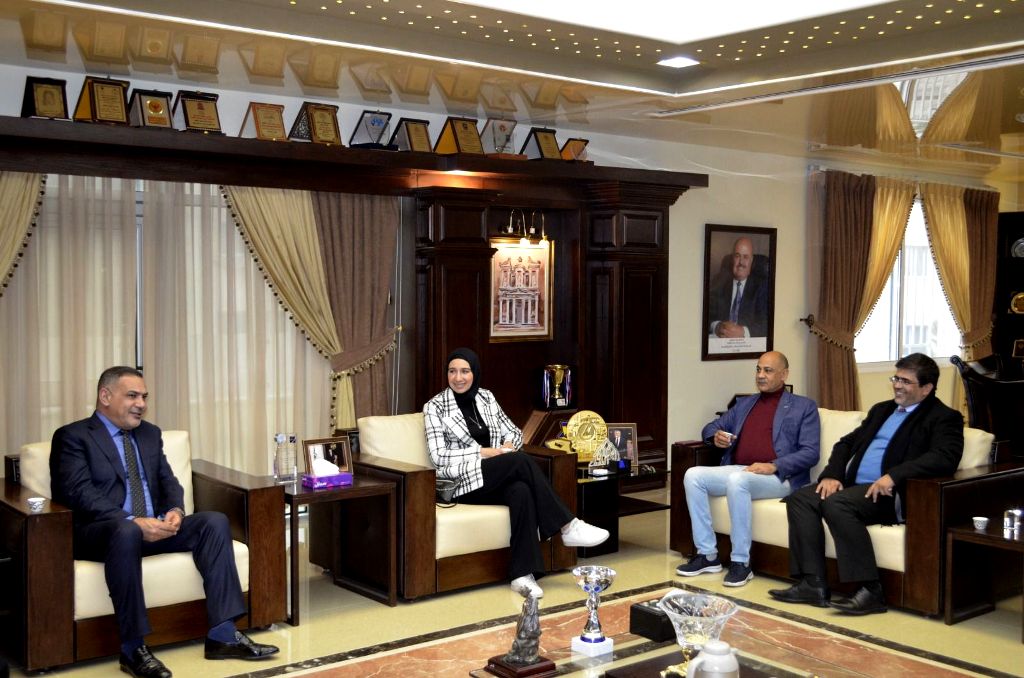عمان الأهلية تستقبل وفدا من "مكاتب الخدمات الجامعية" من جمهورية مصرالعربية