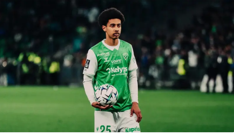 ليفربول يعلن تعاقده مع موهبة سانت إتيان