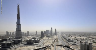 مصورة توثق مراحل بناء برج خليفة وتحترف تصوير المدن من السماء ..  صور