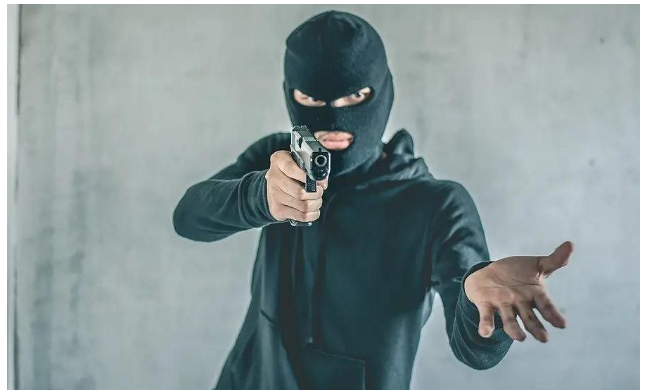 9 عمليات سطو مسلح بالضفة منذ بداية العام