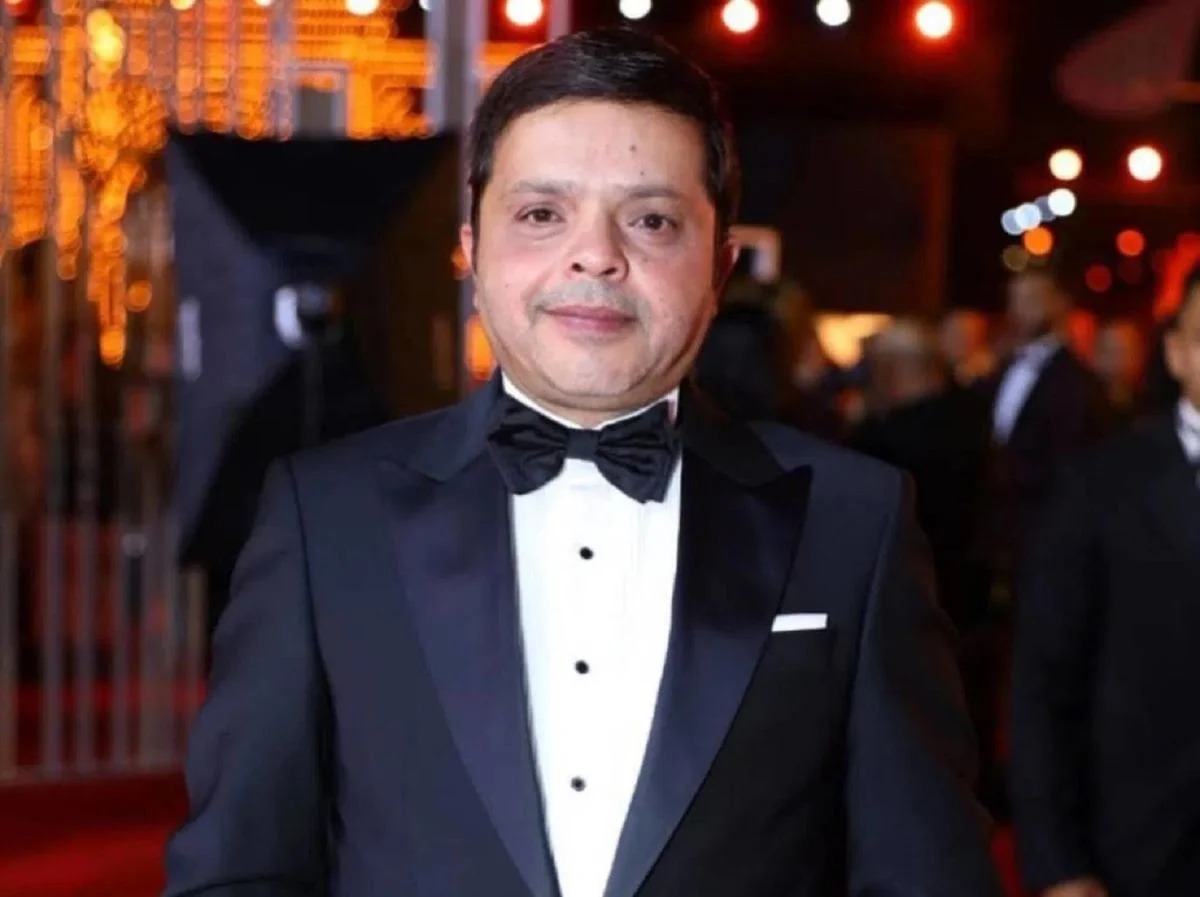 محمد هنيدي يسخر من افتتاح كأس العالم بأغنيته في "عندليب الدقي (فيديو)