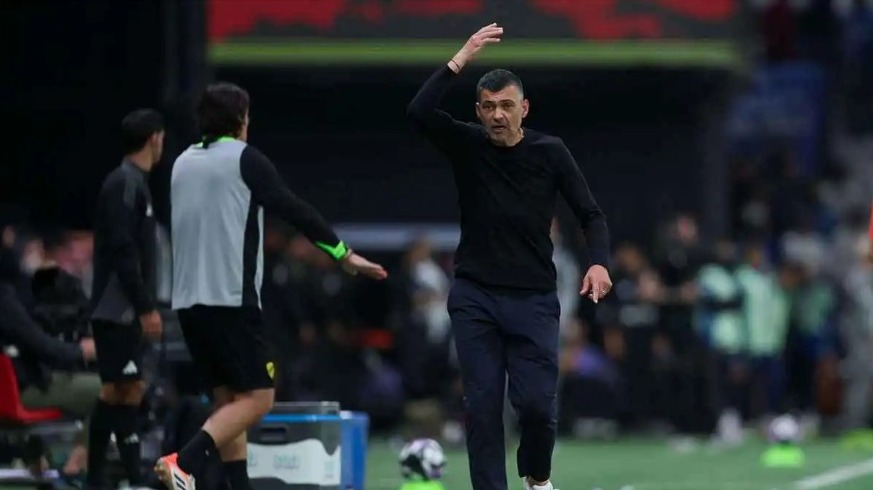 فقد السيطرة ..  هل انقلب لاعبو الاتحاد السعودي على كونسيساو؟ 