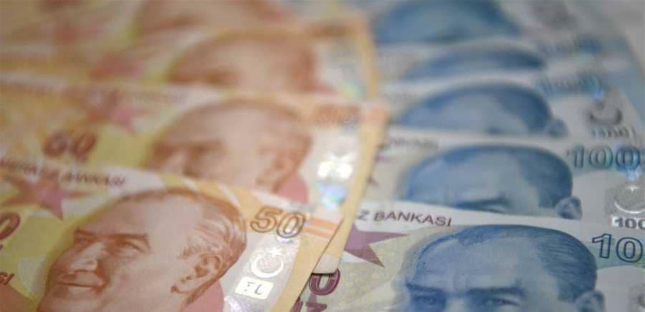 الليرة التركية تتراجع إلى مستوى قياسي جديد