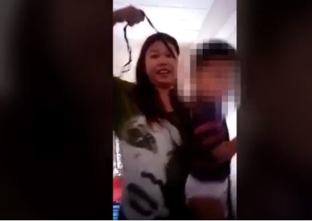  فيديو مؤلم  ..  لحظة قيام سيدة بشنق طفلها للإنتقام من زوجها الذي يخونها 