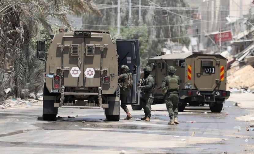احتجاز العشرات ..  الاحتلال يشن حملة اقتحامات واعتقالات في الضفة والقدس