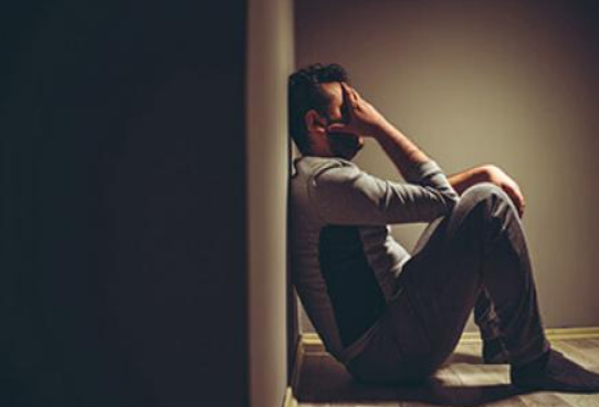 تسلط علي الشيطان بالوساوس منذ أن بدأت التزامي بالصلاة والقرآن