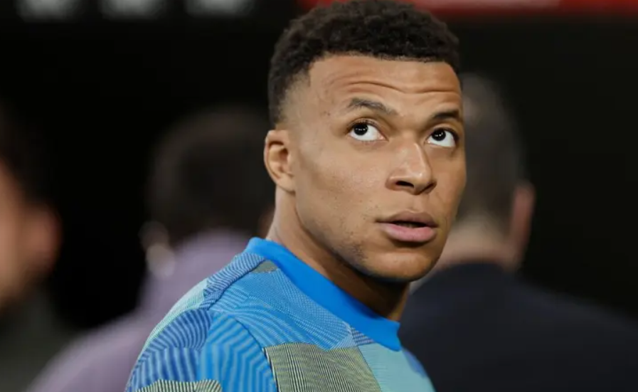 كارثة في ريال مدريد ..  إقالة الفريق الطبي بعد فحص الركبة الخطأ لمبابي