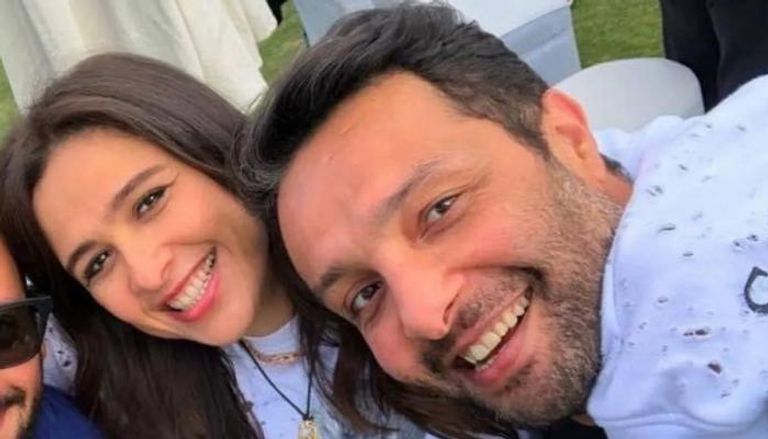 عتاب علني ..  شقيق ياسمين عبدالعزيز يلوم زملاءه برسالة غامضة