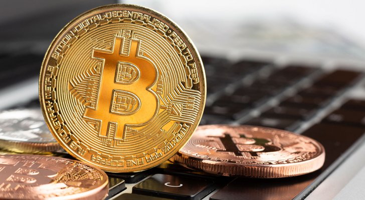لأول مرة ..  "بيتكوين" الافتراضية تتجاوز 30 ألف دولار