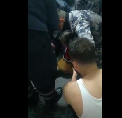 الدفاع المدني يؤكد صحة فيديو إنقاذ طفلة من وعاء نحاسي 