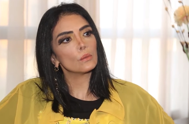 حورية فرغلي ممنوعة من تبني الأطفال