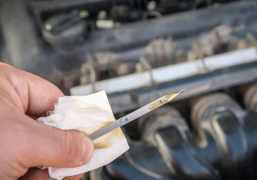 تفادي أضرار تشغيل المحرك بدون زيت والخطوات الصحيحة