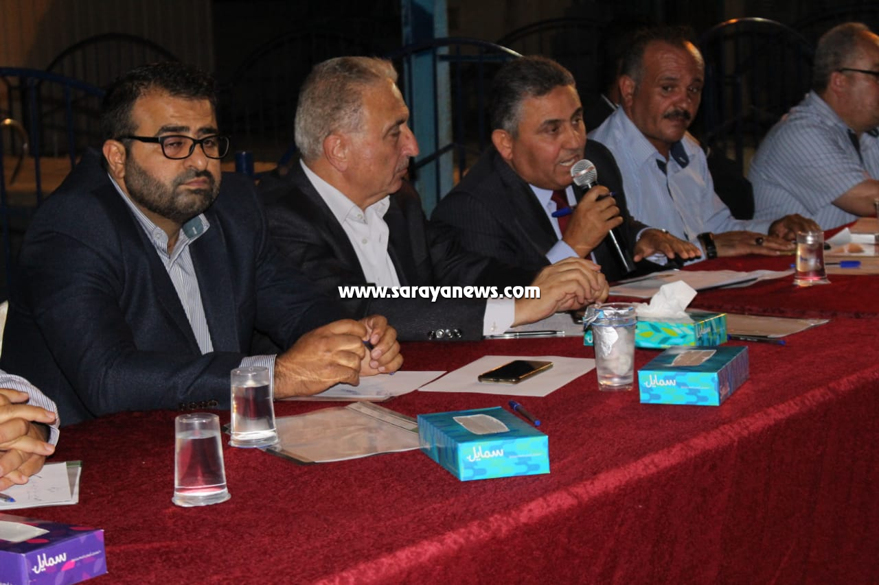 بالصور ..  المزارعون يطالبون "الرزاز" بزيارة الأغوار بعد فشل الحوار مع الحكومات السابقة
