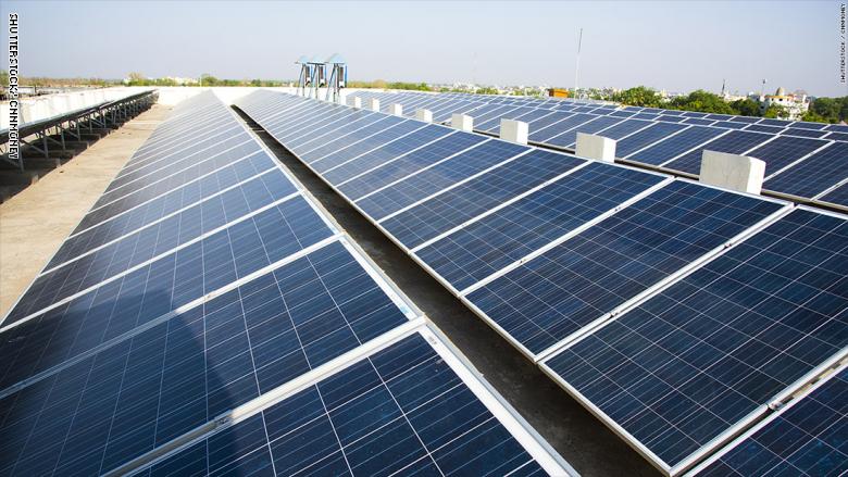 الحكومة توافق على السير في إجراءات تنفيذ مشروع تركيب أنظمة خلايا شمسيَّة لألف منزل