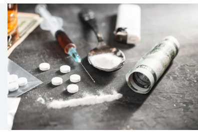 أستاذ جامعي ضحية لتاجر مخدرات