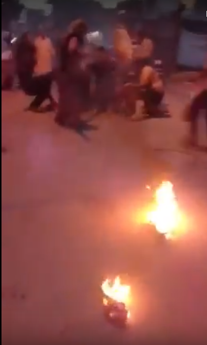 بالفيديو: شاهد شاب يحرق نفسه احتجاجًا على تردي الأوضاع المعيشية والاقتصادية