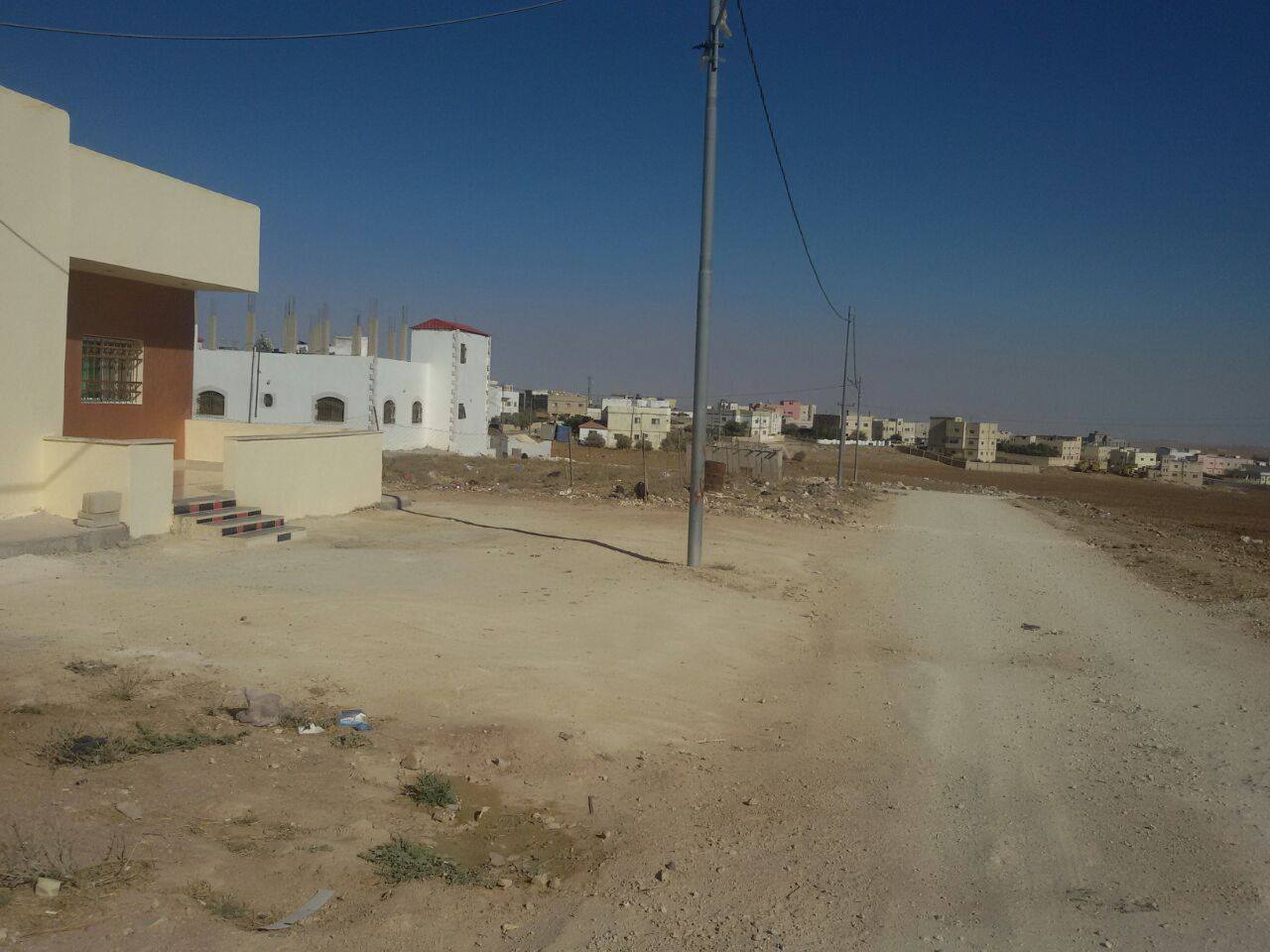 الكرك : أهالي " بلدة سول "  يطالبون انصافهم و تعبيد شوارعهم  " صورة " 