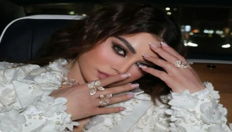 20 أغنية على أربع مراحل ..  تفاصيل أول (ميجا ألبوم) لهيفاء وهبي