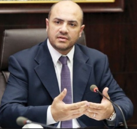عربيات يتهم وزراء سابقين بالفساد و يقرر إلغاء رسوم تسجيل الحج 