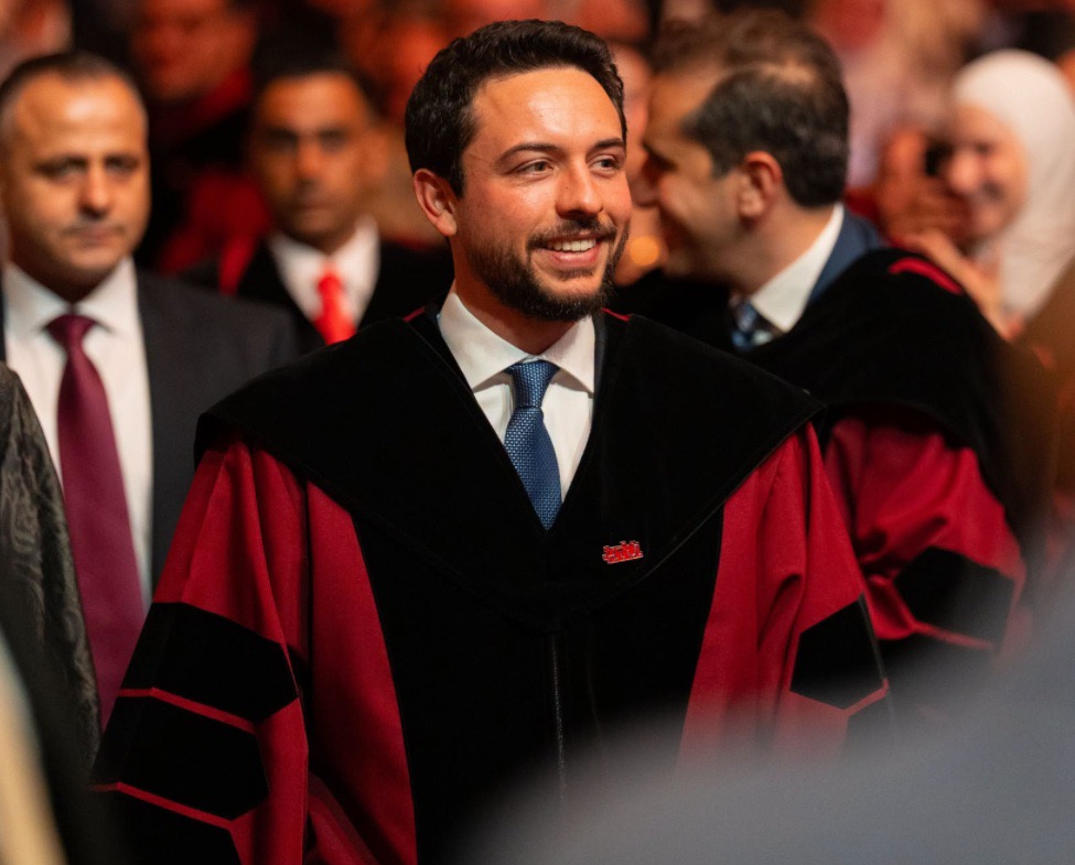ولي العهد يرعى حفل تخريج الفوج السادس من جامعة الحسين التقنية