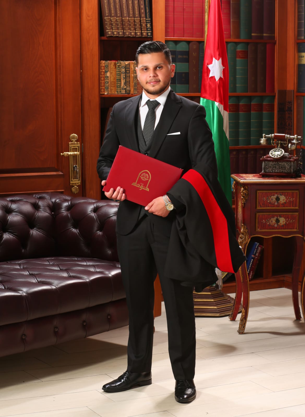 د. أيهم يونس خليف القرالة ..  مبارك التخرج