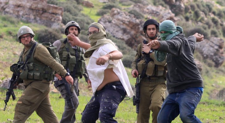 إصابة مسن فلسطيني بجروح جراء اعتداء مستوطنين عليه في طولكرم