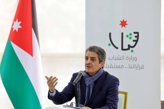 لهذا السبب  ..  وزير الشباب يعلن عن فقدان وظيفي لأحد الموظفين