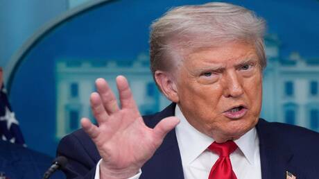 ترحيل عشرات الإيرانيين والعرب على متن رحلة واحدة من الولايات المتحدة