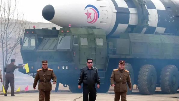 كوريا الشمالية تهدد الولايات المتحدة باستخدام السلاح النووي في أي مواجهة