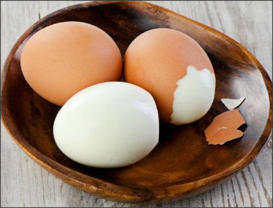 طريقة لمعرفة أنّ البيض المسلوق أصبح ناضجاً من دون تقشيره