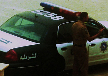 الكويت : لص  يسَرَق سيارة   ام و يهرب بـ"رضيعها"