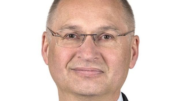 نائب في البرلمان السلوفيني يستقيل بسبب سرقة ساندويتش 