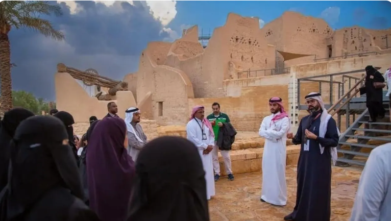 153 مليار ريال حجم إنفاق الزوار القادمين إلى السعودية بـ 2024