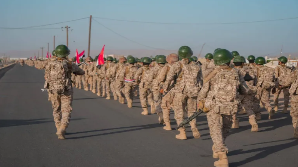 العليمي يدعو اليمنيين إلى النفير الوطني لمواجهة تصعيد الحوثيين