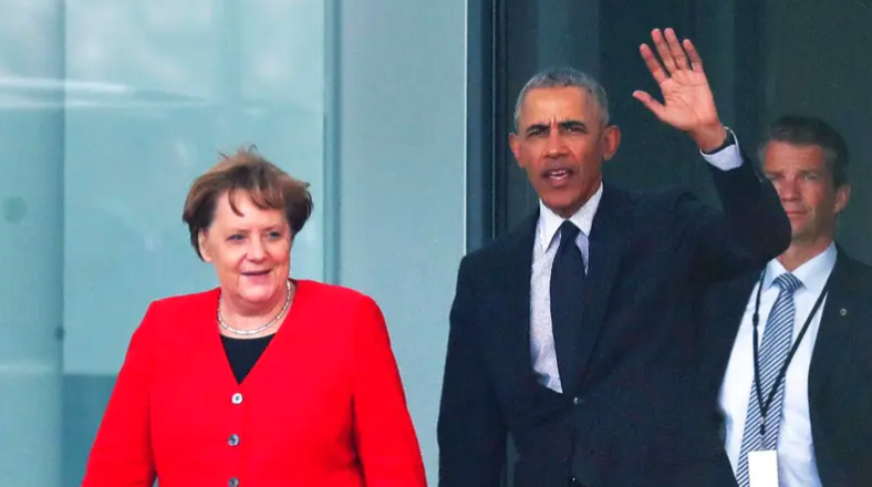 كتاب جديد يكشف تجسس ألمانيا على مكالمات أوباما في طائرة الرئاسة 